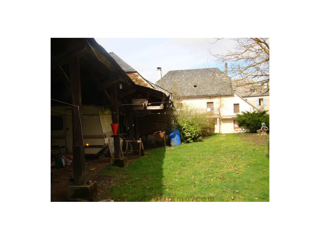 CORREZIENNE 150M² HOUSE WITH BARN 