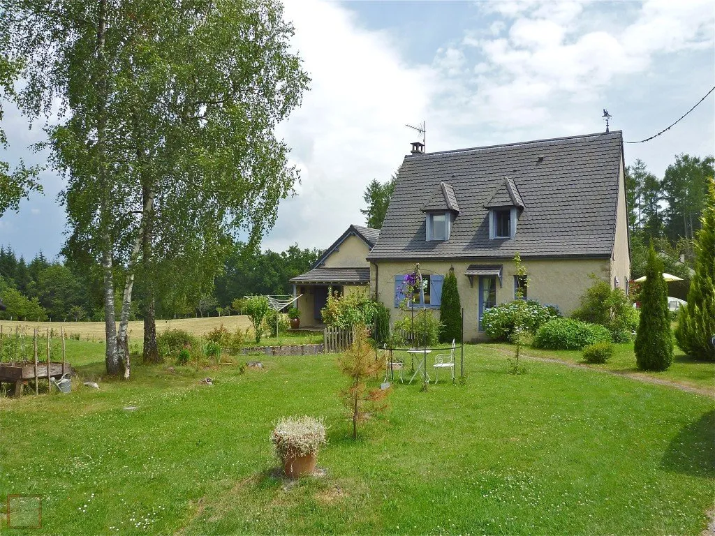 LOVELY COUNTRY HOUSE