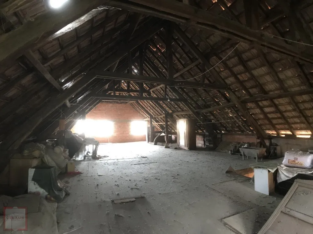 HOUSE 2 APARTMENTS AND GARAGES