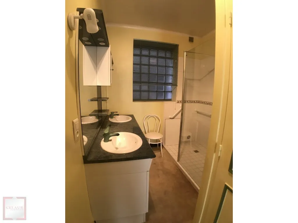 HOUSE 2 APARTMENTS AND GARAGES