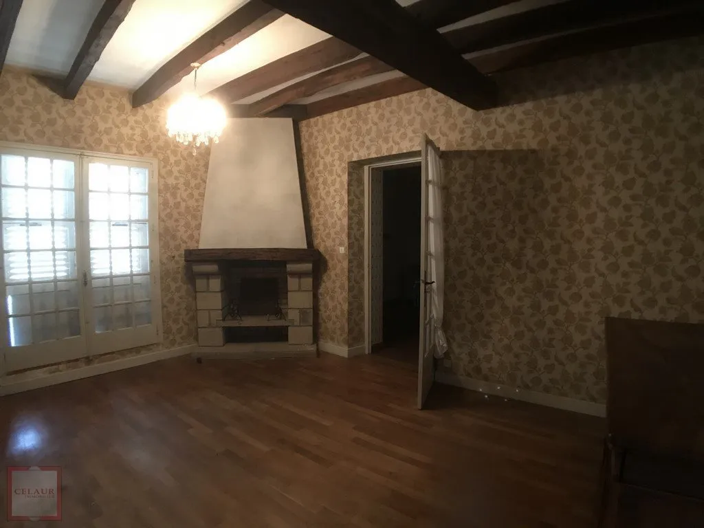 HOUSE 2 APARTMENTS AND GARAGES