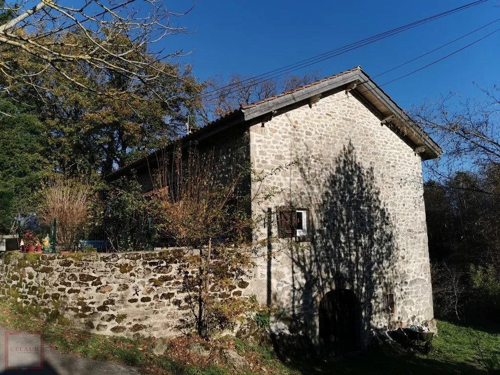 STONE HOUSE AND BREAD OVEN