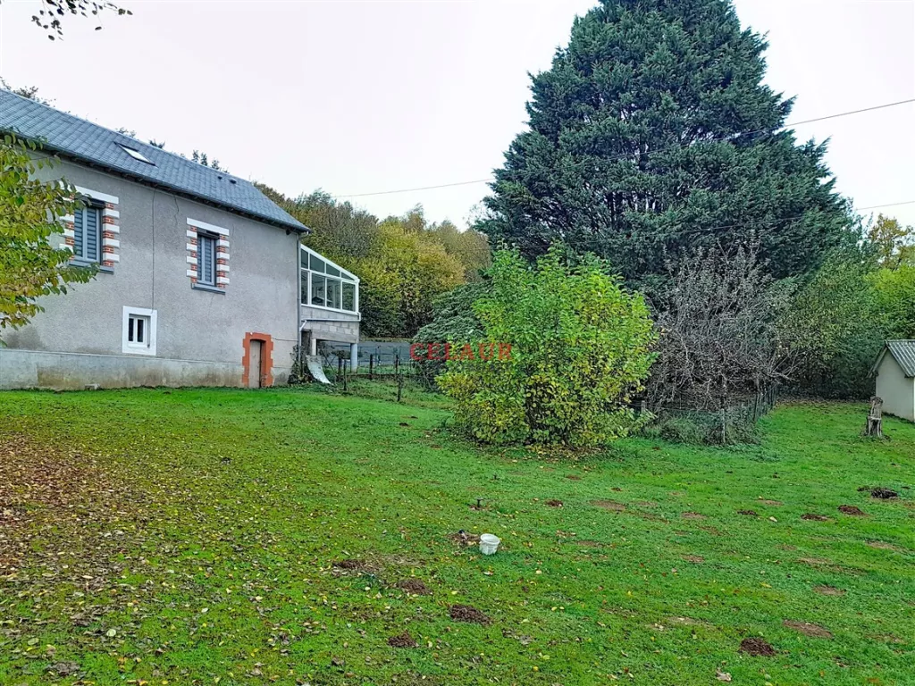 Maison avec terrain et dépendance