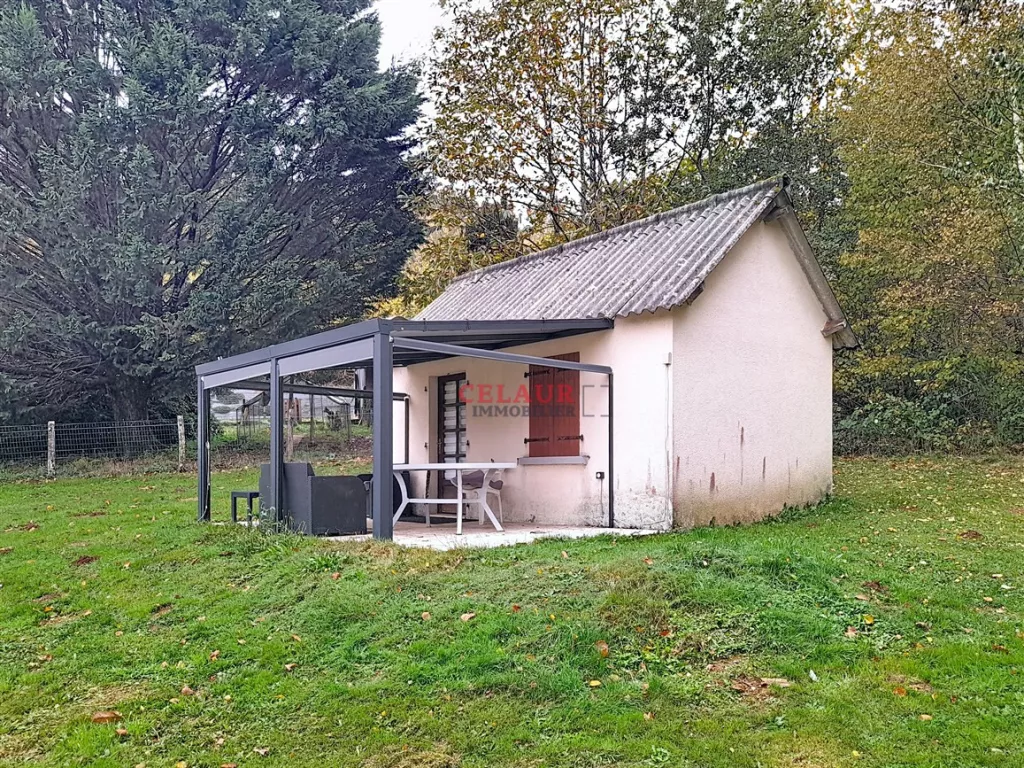 Maison avec terrain et dépendance
