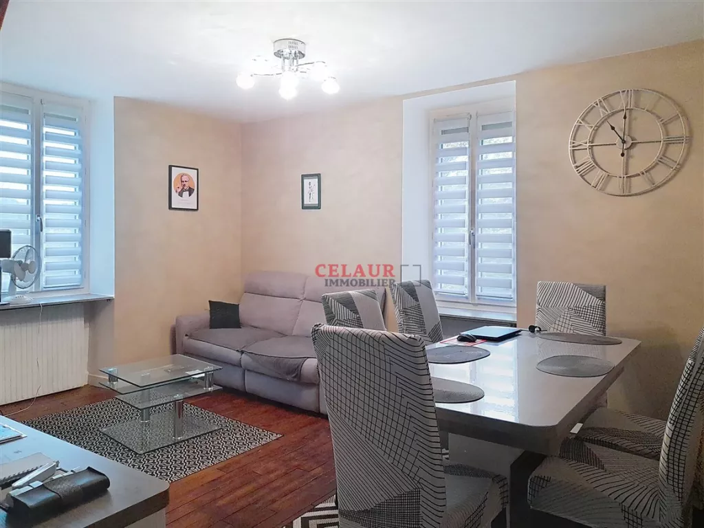 Maison avec terrain et dépendance