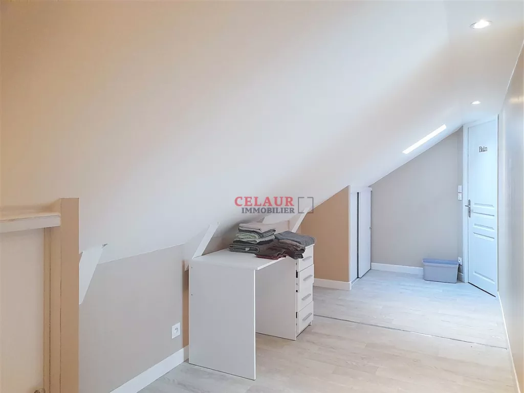 Maison avec terrain et dépendance