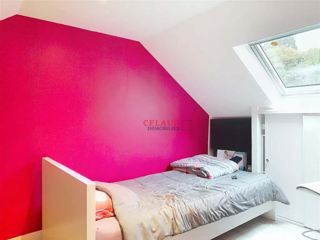 Maison avec terrain et dépendance