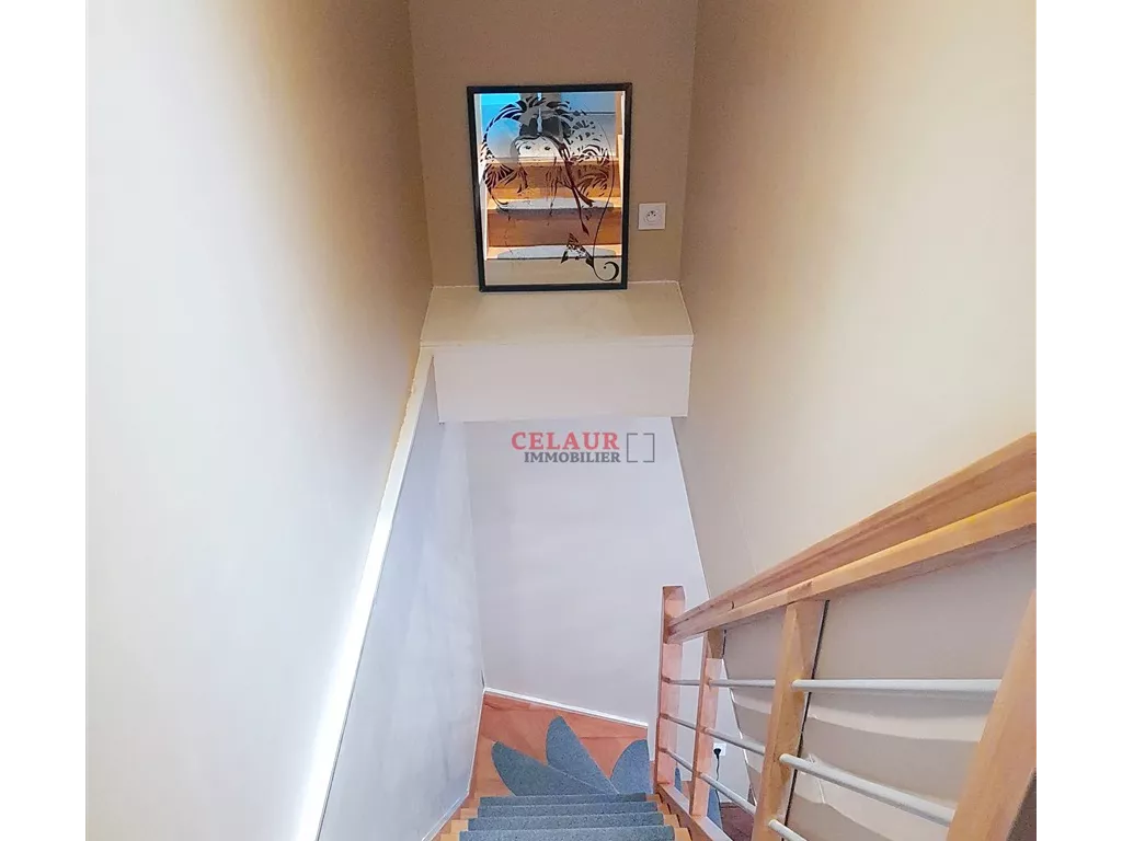 Maison avec terrain et dépendance