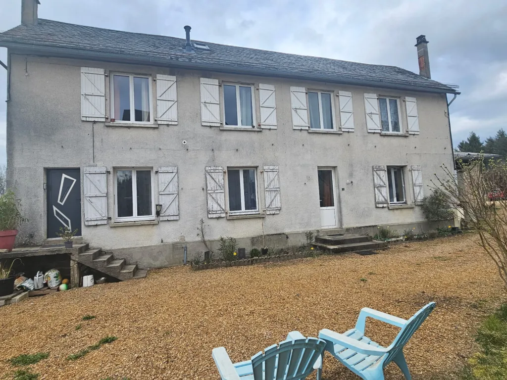 Maison attypique avec entr&ecirc;pots